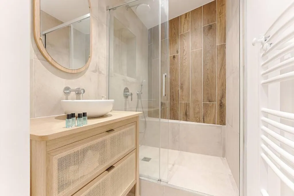 Mykeypers - Chic & Cozy Flat 4P - Republique Apartment Paris 0*,  France