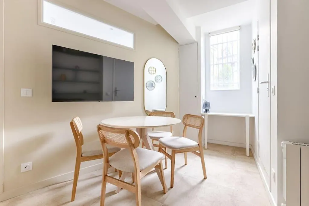 Mykeypers - Chic & Cozy Flat 4P - Republique Apartment Paris
