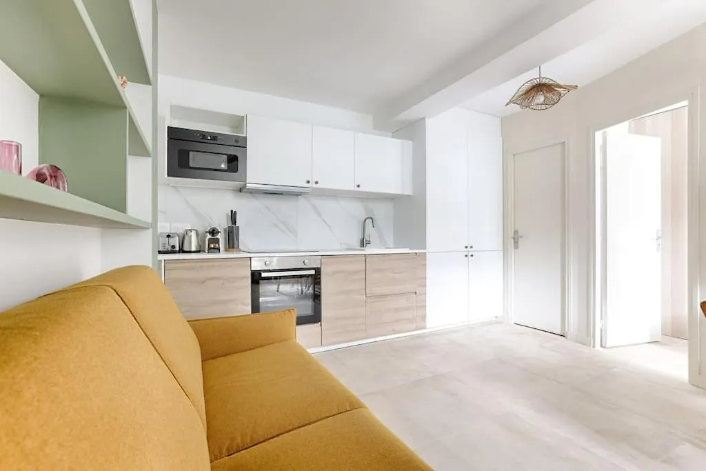 Mykeypers - Chic & Cozy Flat 4P - Republique Apartment Paris 0*,  France