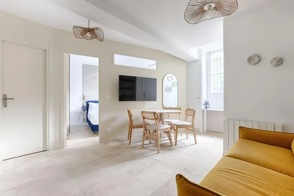 Mykeypers - Chic & Cozy Flat 4P - Republique Apartment Paris