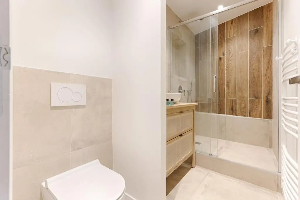 Mykeypers - Chic & Cozy Flat 4P - Republique Apartment Paris 0*,